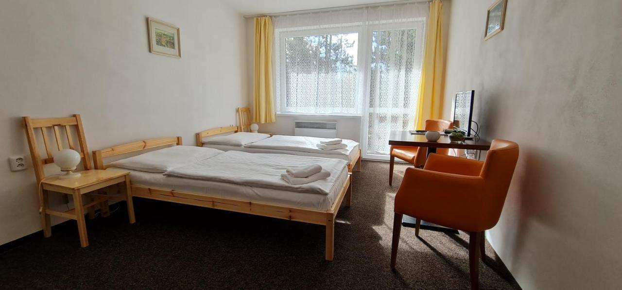 Hotel Svratka Luaran gambar